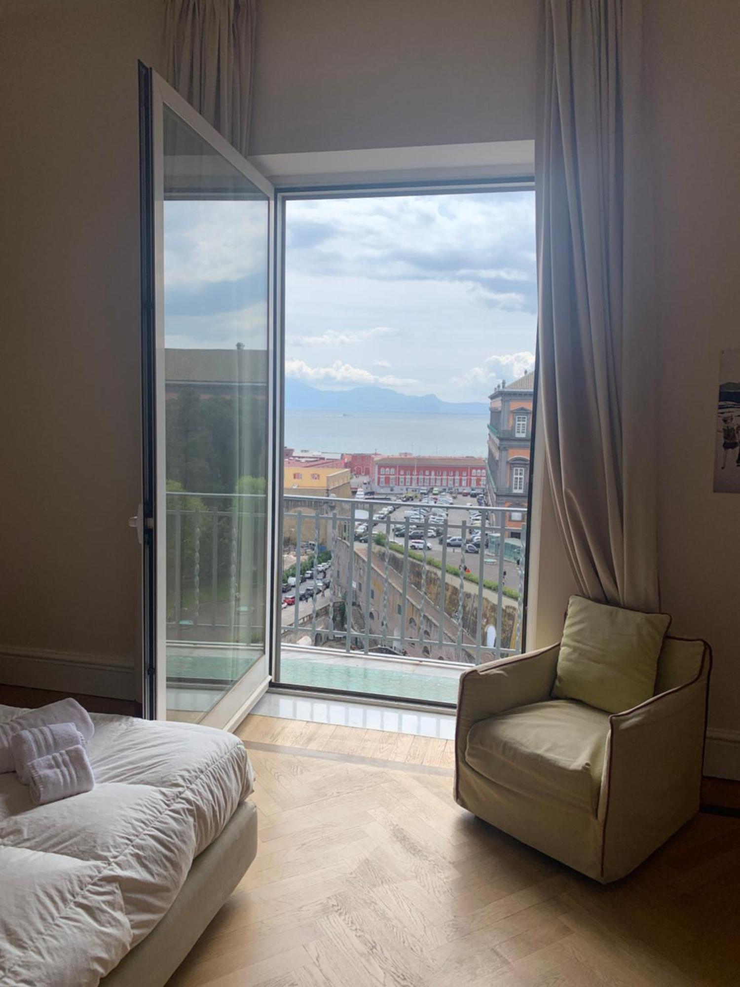 Residence Gli Angioini Srl Neapel Exterior foto